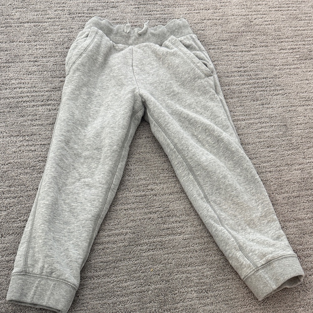 Gap Kids Gray Fleece lines Knit Jogger Pants Sz small